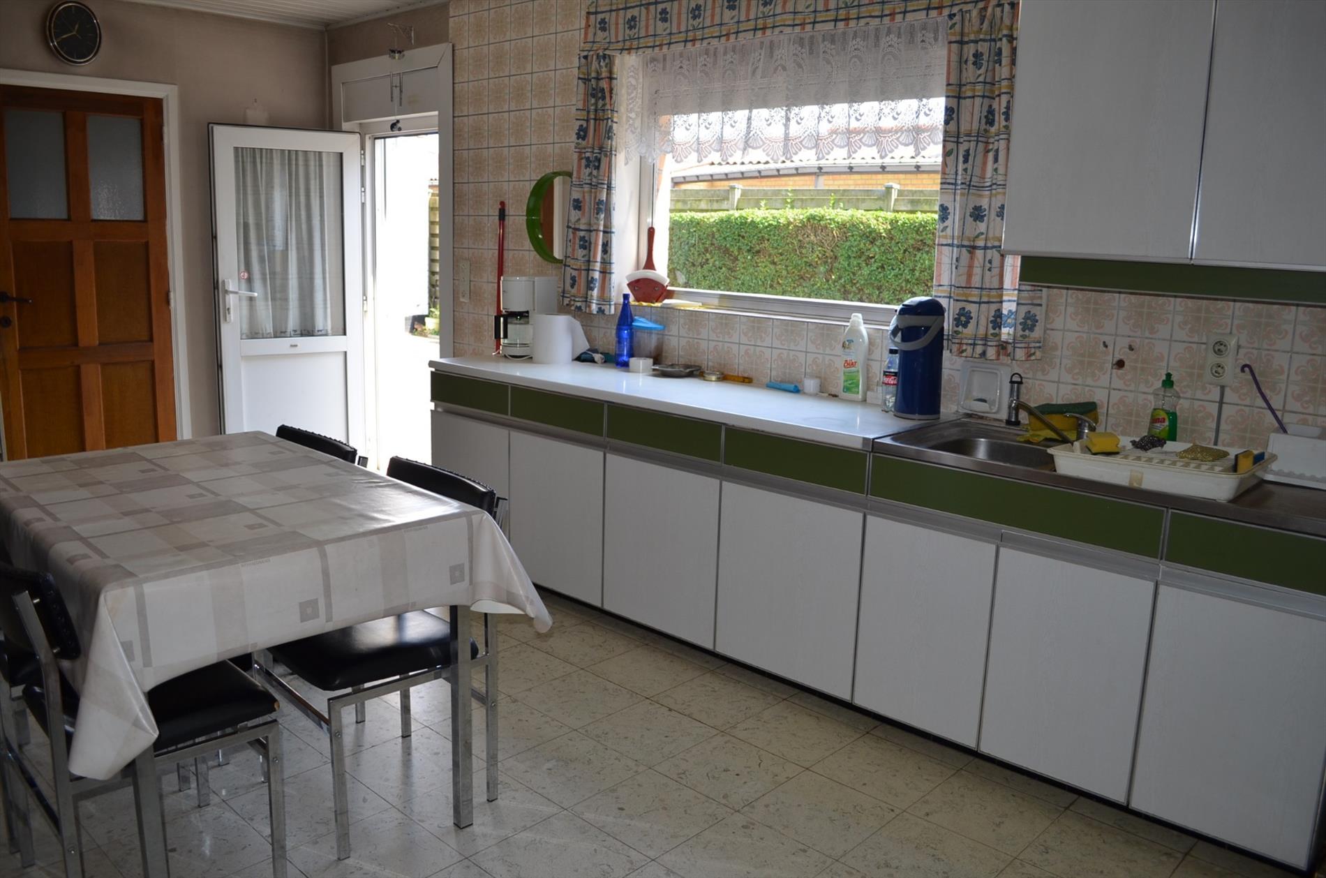 Op te frissen woning op 885m² rustig gelegen nabij centrum Maldegem 