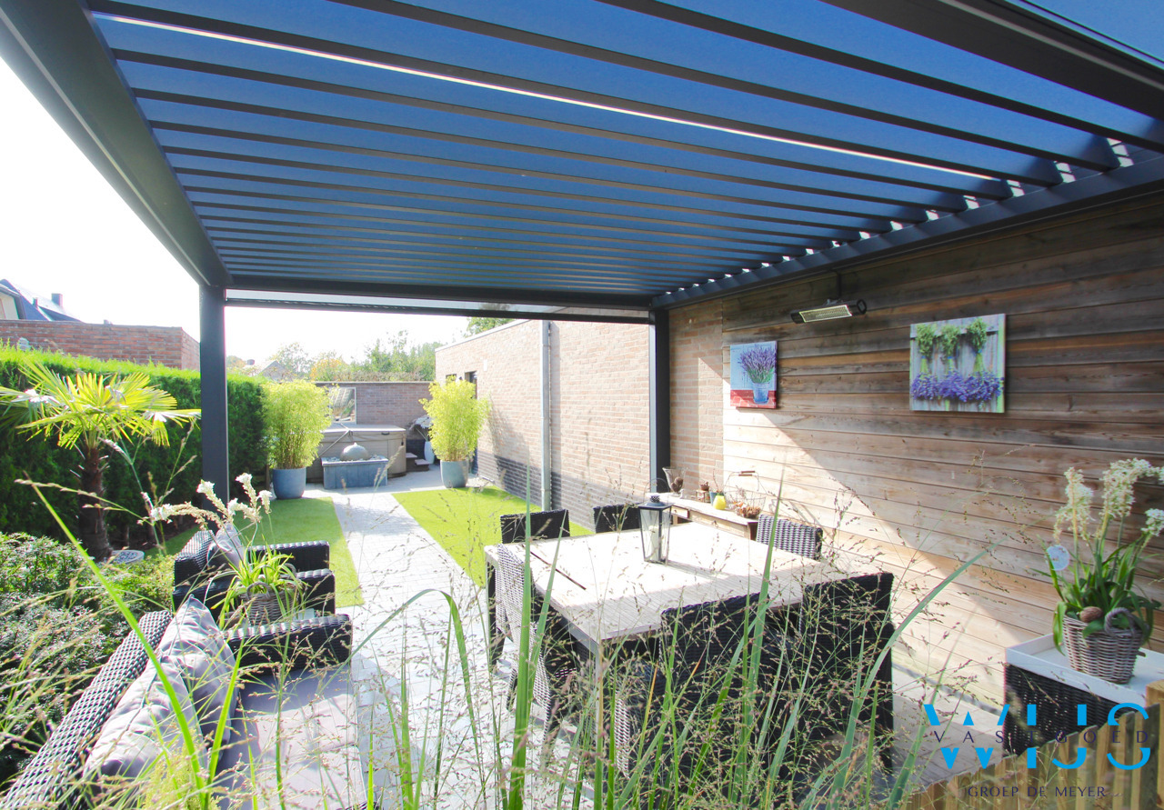 Zeer ruim &amp; recent woonhuis hartje ERTVELDE ! 