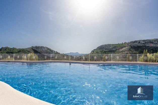 Appartement ensoleillé avec deux chambres à Cumbre del Sol. 