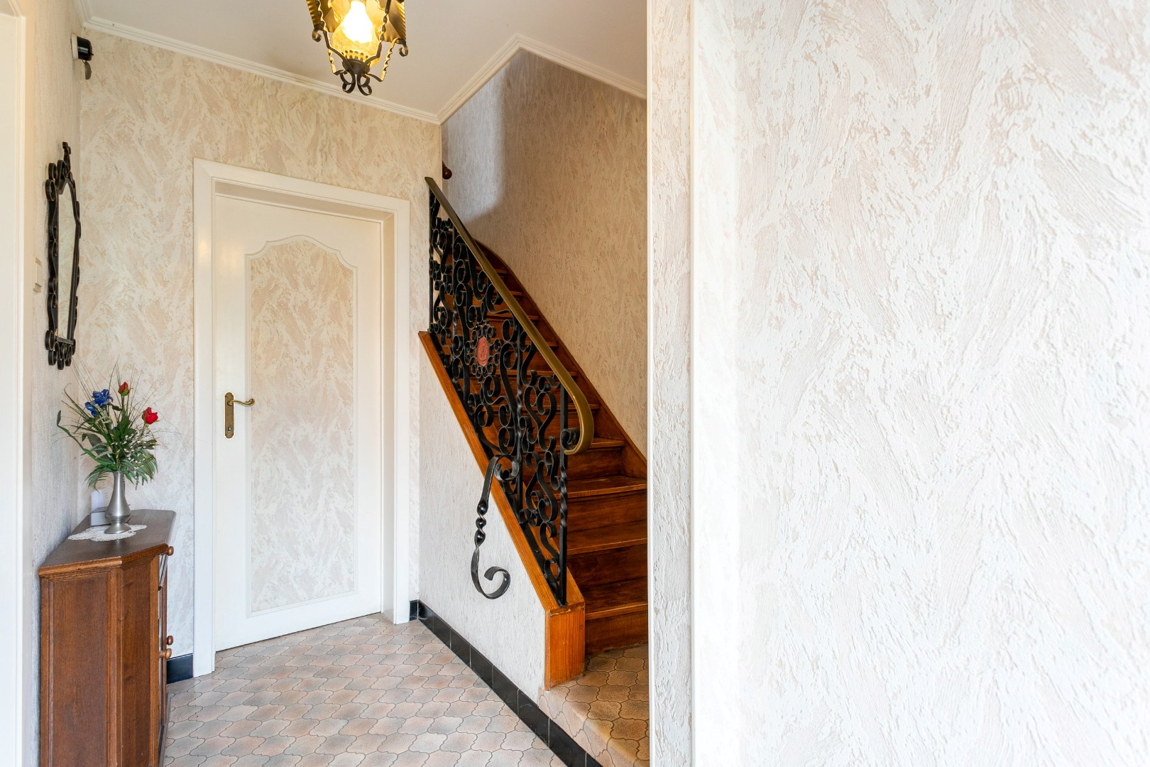 Te renoveren woning met 3 slpk te Lembeek 