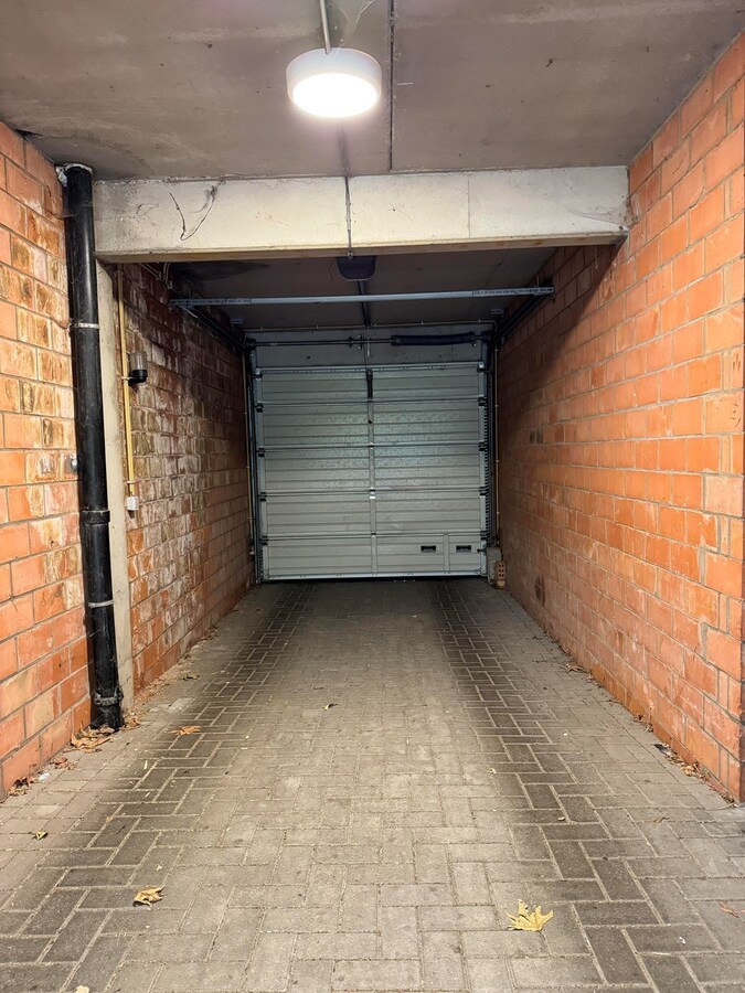 Appartement met 2 slaapkamers en autostandplaats in centrum Leuven 