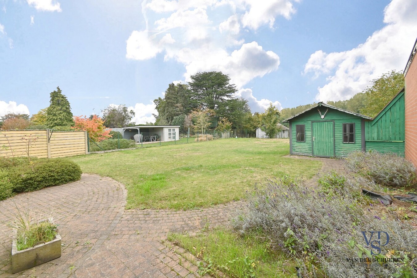 Tijdloos en ruim (> 300 m²) wonen. 