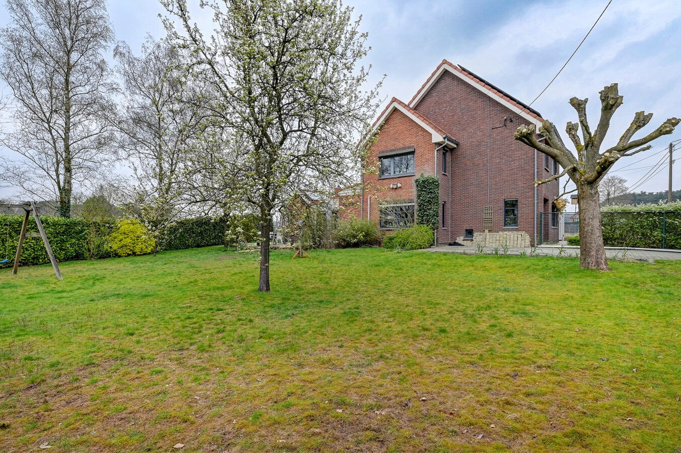 Aangenaam gezellig huis met met veel leefruimte 