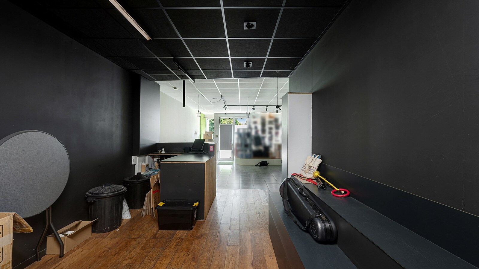 Ruime gezinswoning met handelsruimte op toplocatie in het bruisende Westkapelle. 