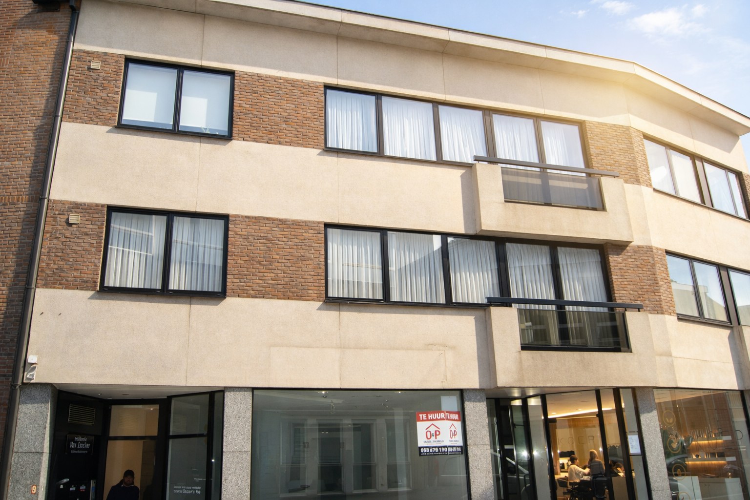 Ruim 2-slp appartement met zonnig terrasje, centrum Torhout 