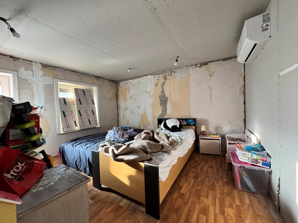 Woning met 4 slaapkamers en parkeerplaatsen te Gistel 