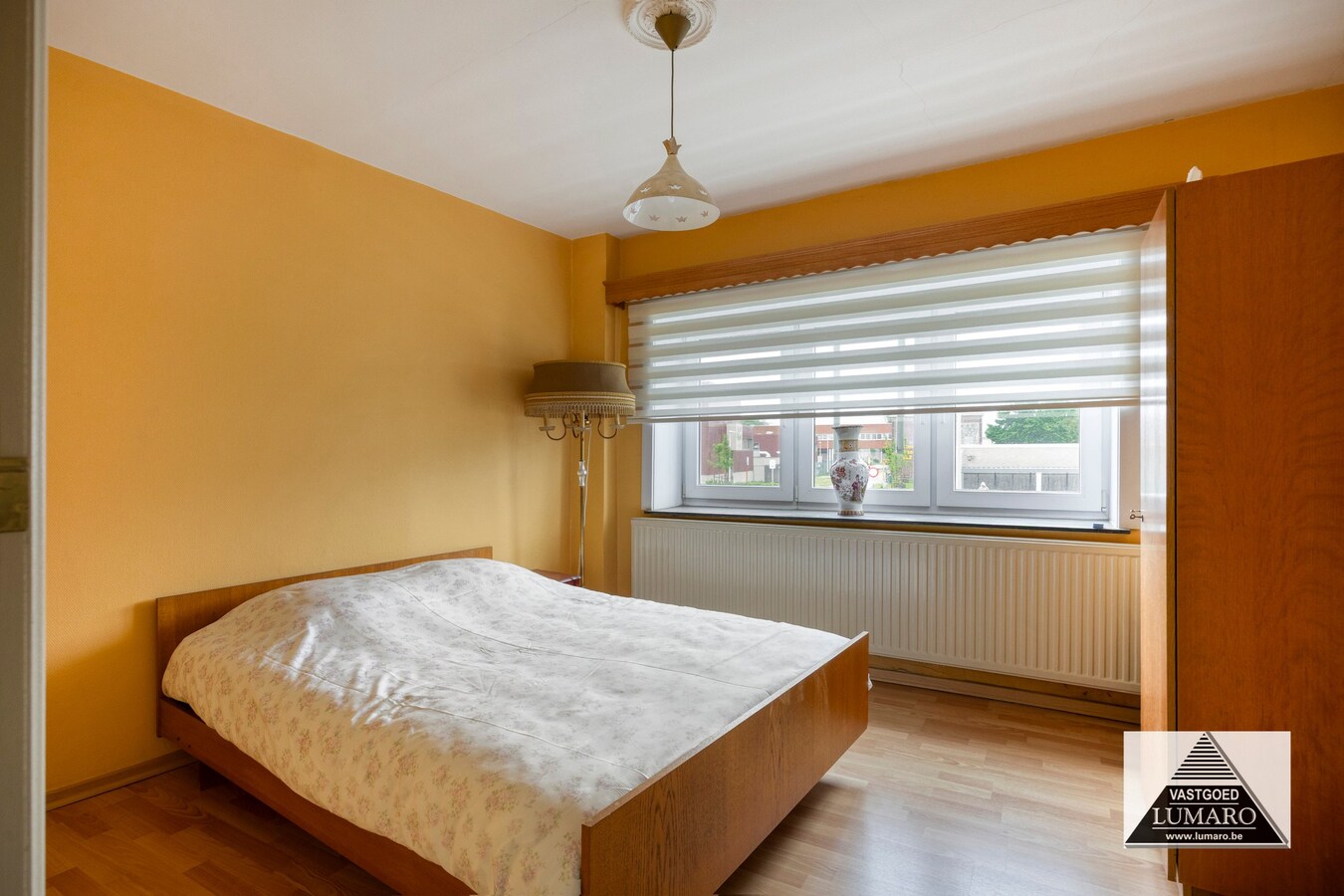 2  woongelegenheden met handelsruimte , grote tuin, 1448 m² 