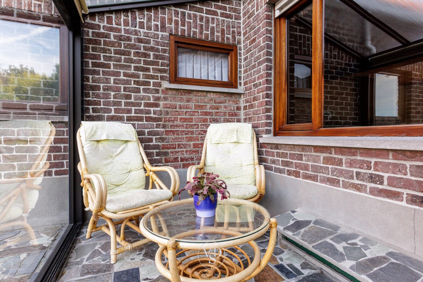 Landelijke woning - te renoveren. 
