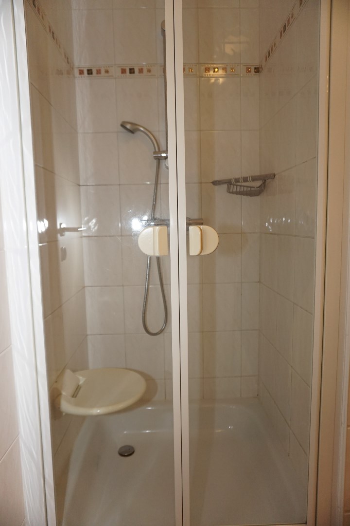 Appartement récent avec terrasse spacieuse à Ostende 