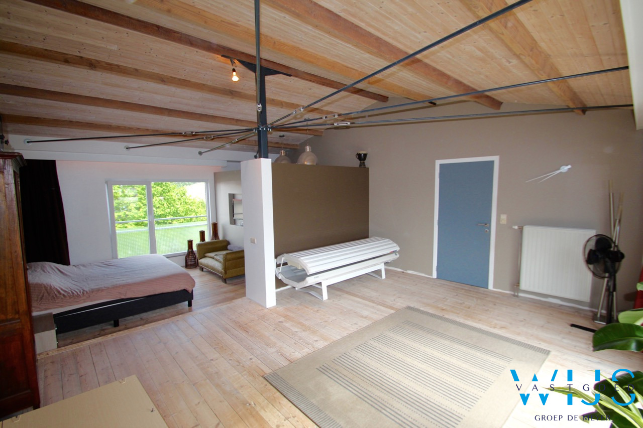 Unieke ruime gerenoveerde woning  ! 