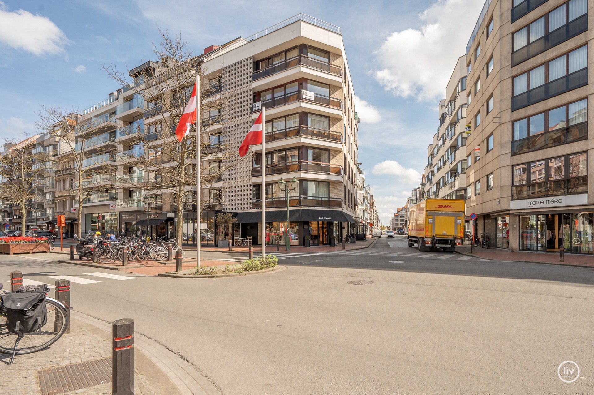 Stijlvol gerenoveerd hoekappartement op topligging in het hart van Knokke 