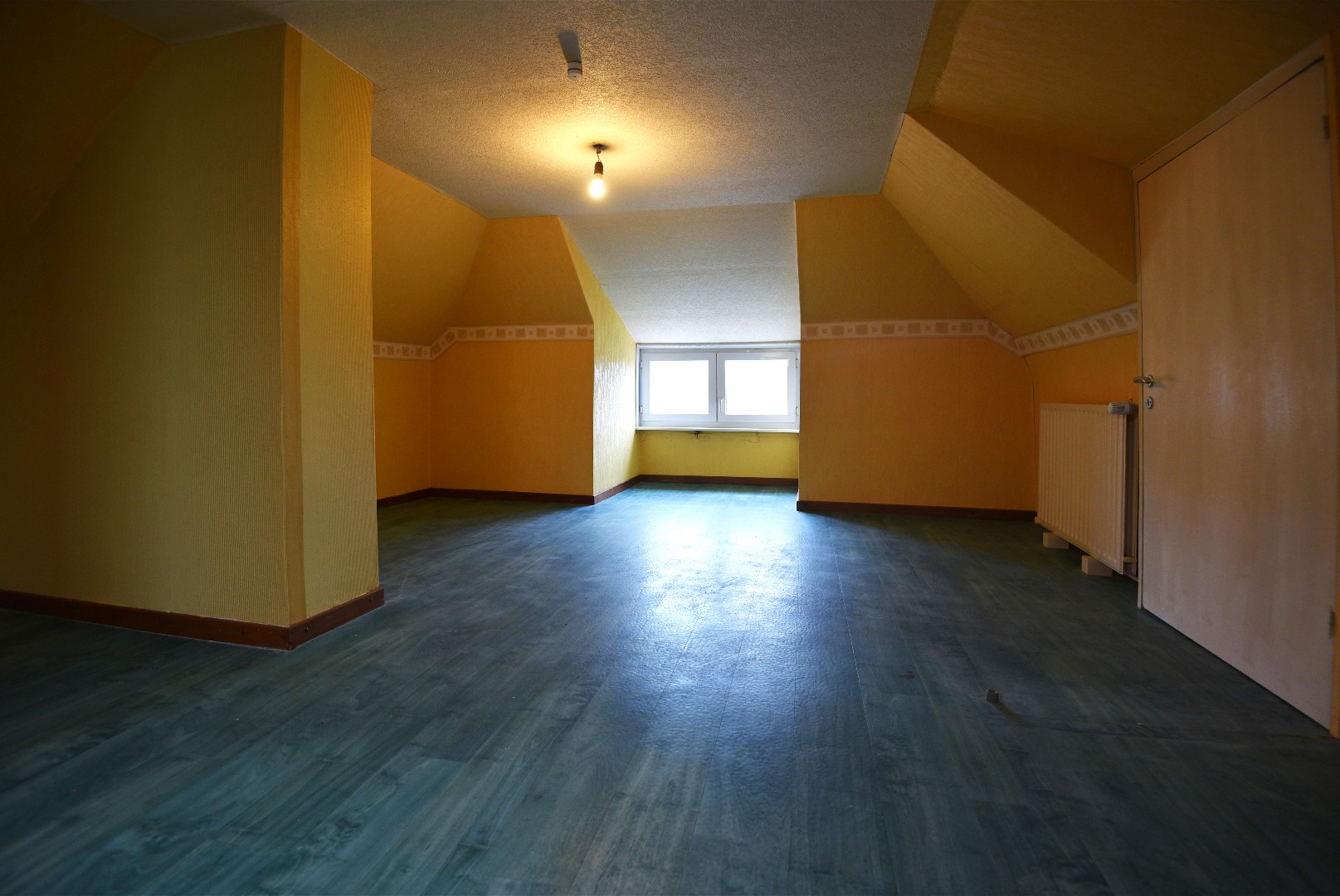 Woning met 1 slpk en dubbele garage te Adegem 