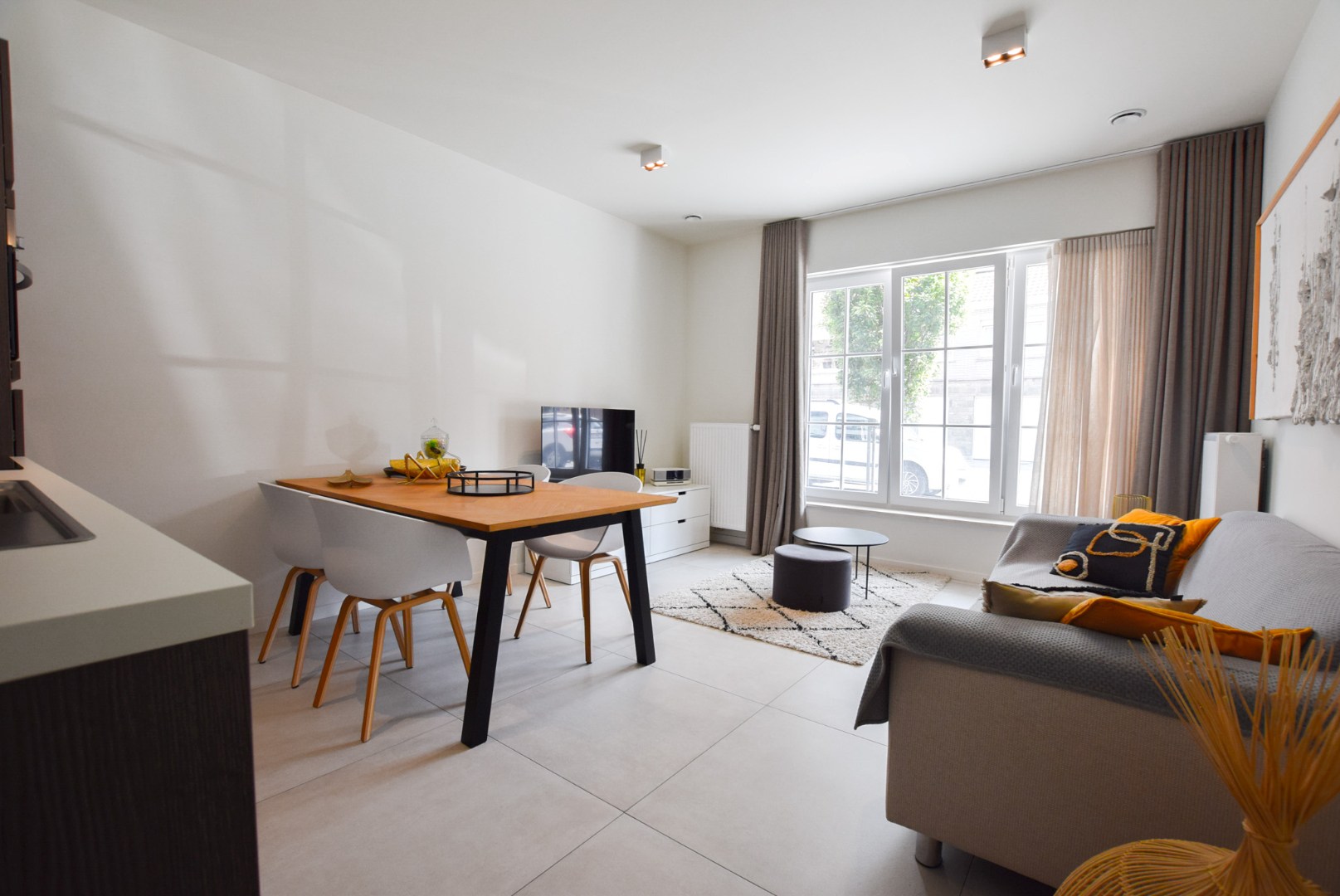 Modern en energiezuinig gelijkvloers appartement (60m² + 7m²) in hartje Nieuwpoort – instapklaar en perfect gelegen! 