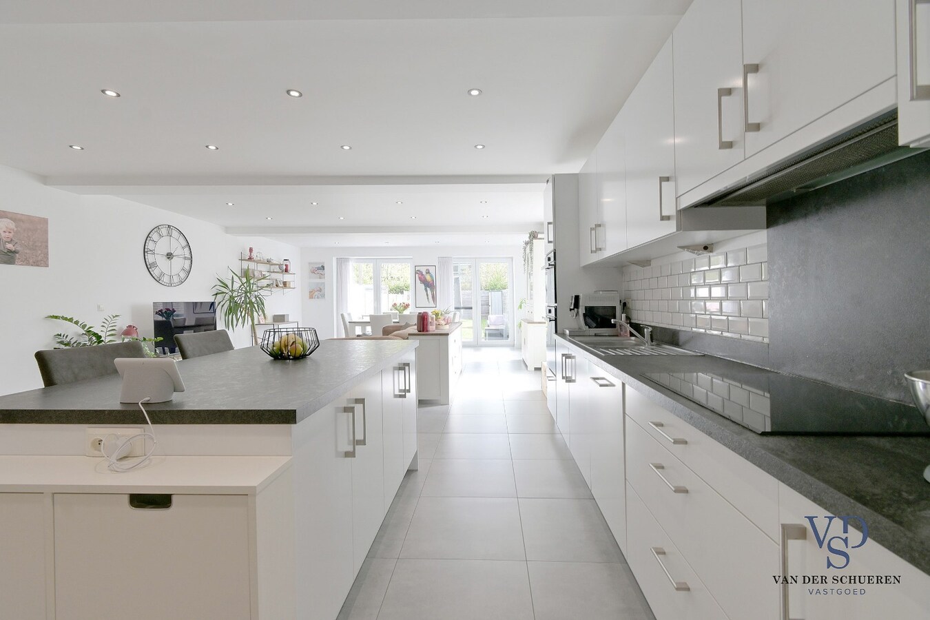 Exceptioneel ruime woning - instapklaar. 