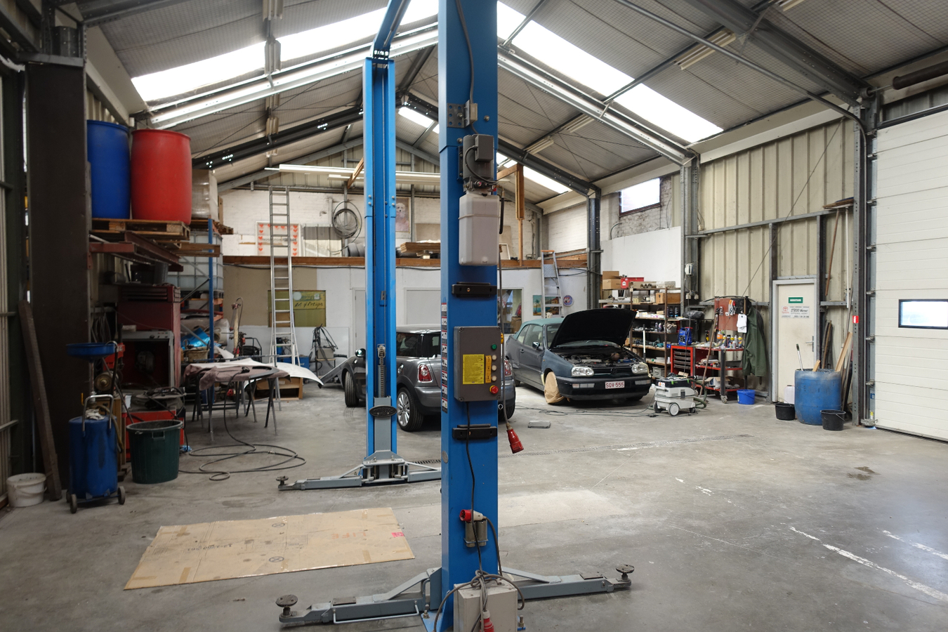 Unieke vastgoedaanbieding aan op- en afrit E40 Jabbeke 