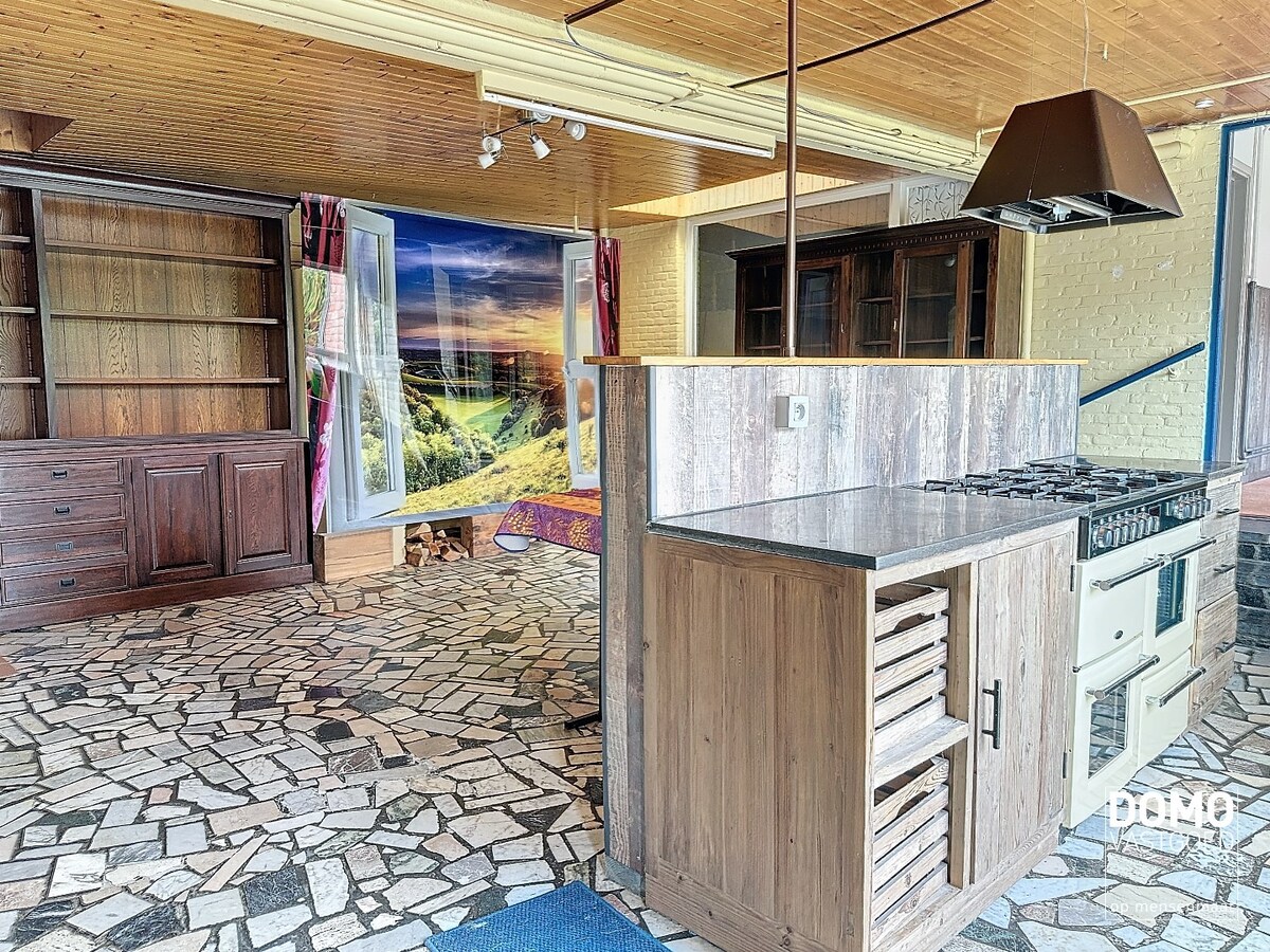 Zeer ruime half open bebouwing gelegen te Hasselt 