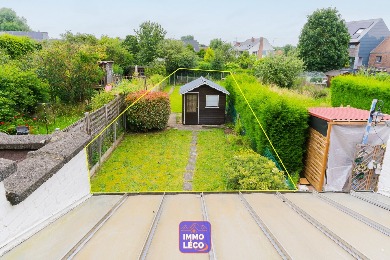 Maison avec jardin située dans une rue prisée ! Excellent potentiel ! 
