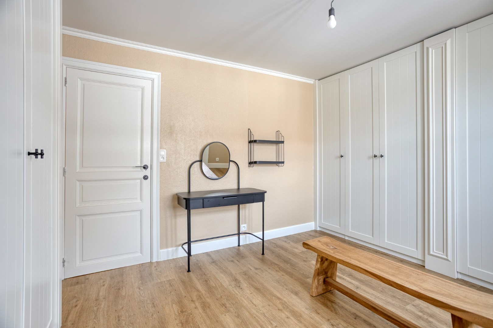 dressing met inbouwkasten / slaapkamer 2