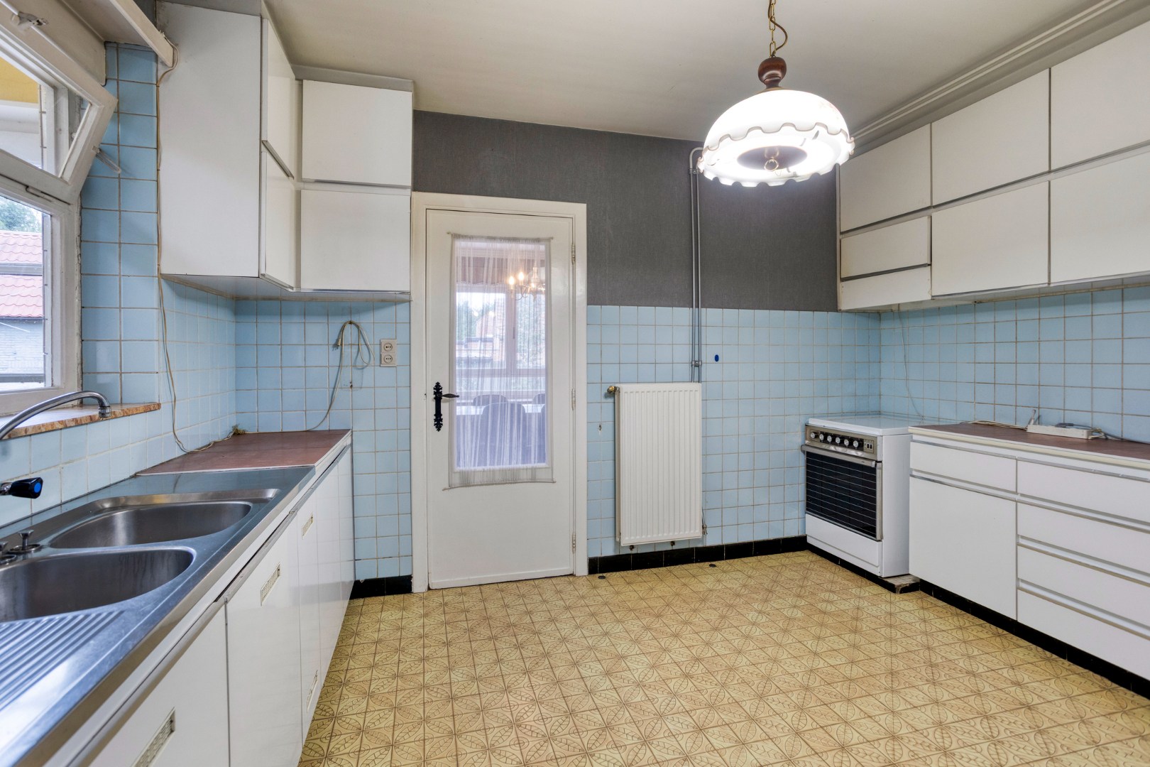 Te renoveren laagbouwwoning in een landelijke omgeving in Geel op een perceel van 16.050m² 