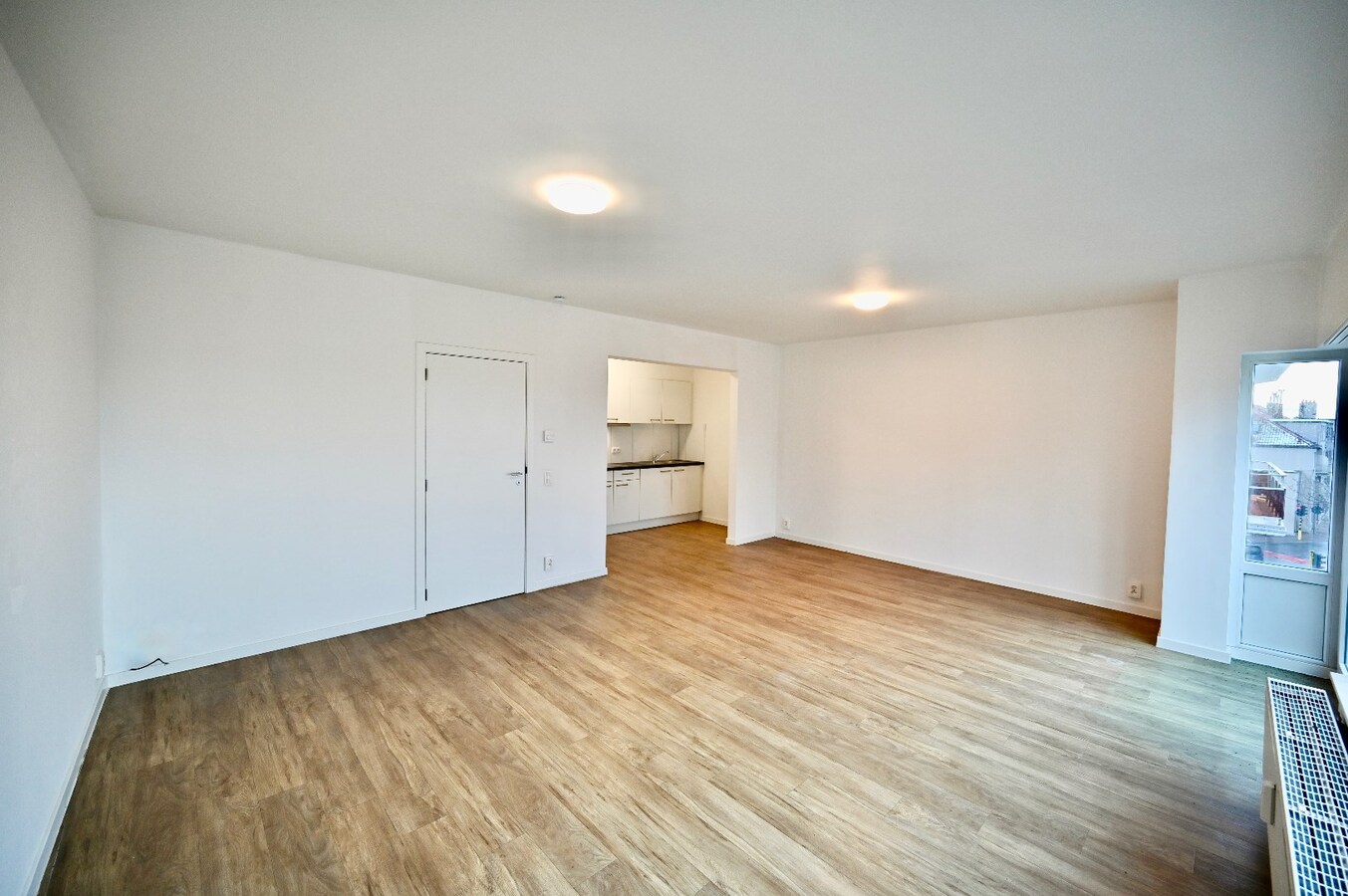INSTAPKLAAR LICHTRIJK 2 SLAAPKAMER APPARTEMENT 