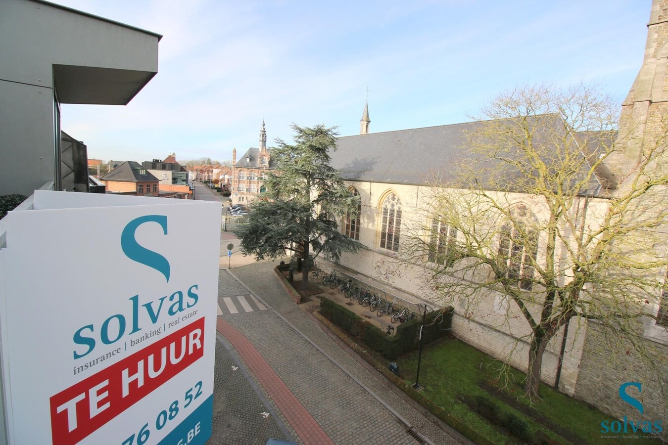 Appartement met 2 garageboxen 