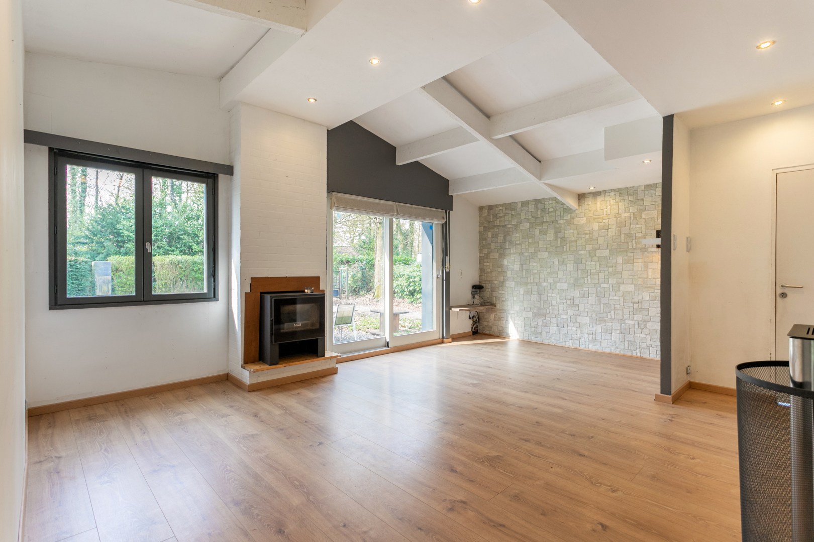 Charmante instapklare bungalow met 3 slaapkamers en garage, gelegen in een rustige en groene woonomgeving 