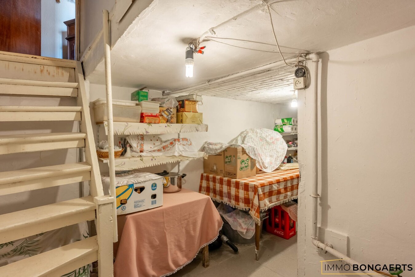 Ruime woning met tuin, garage en 4 slaapkamers. 