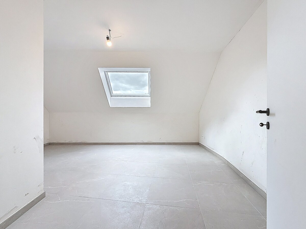 Tiptop afgewerkte nieuwbouw BEN-woning te St-L-Houtem, 6% BTW mogelijk 
