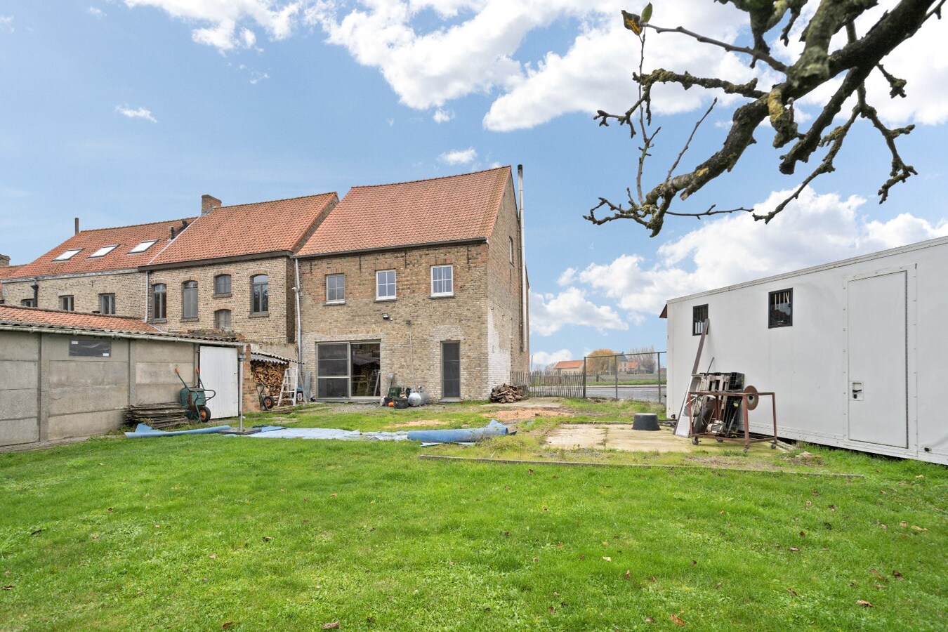 Landelijk gelegen, vrijstaande woning op ruim perceel van 670m² 
