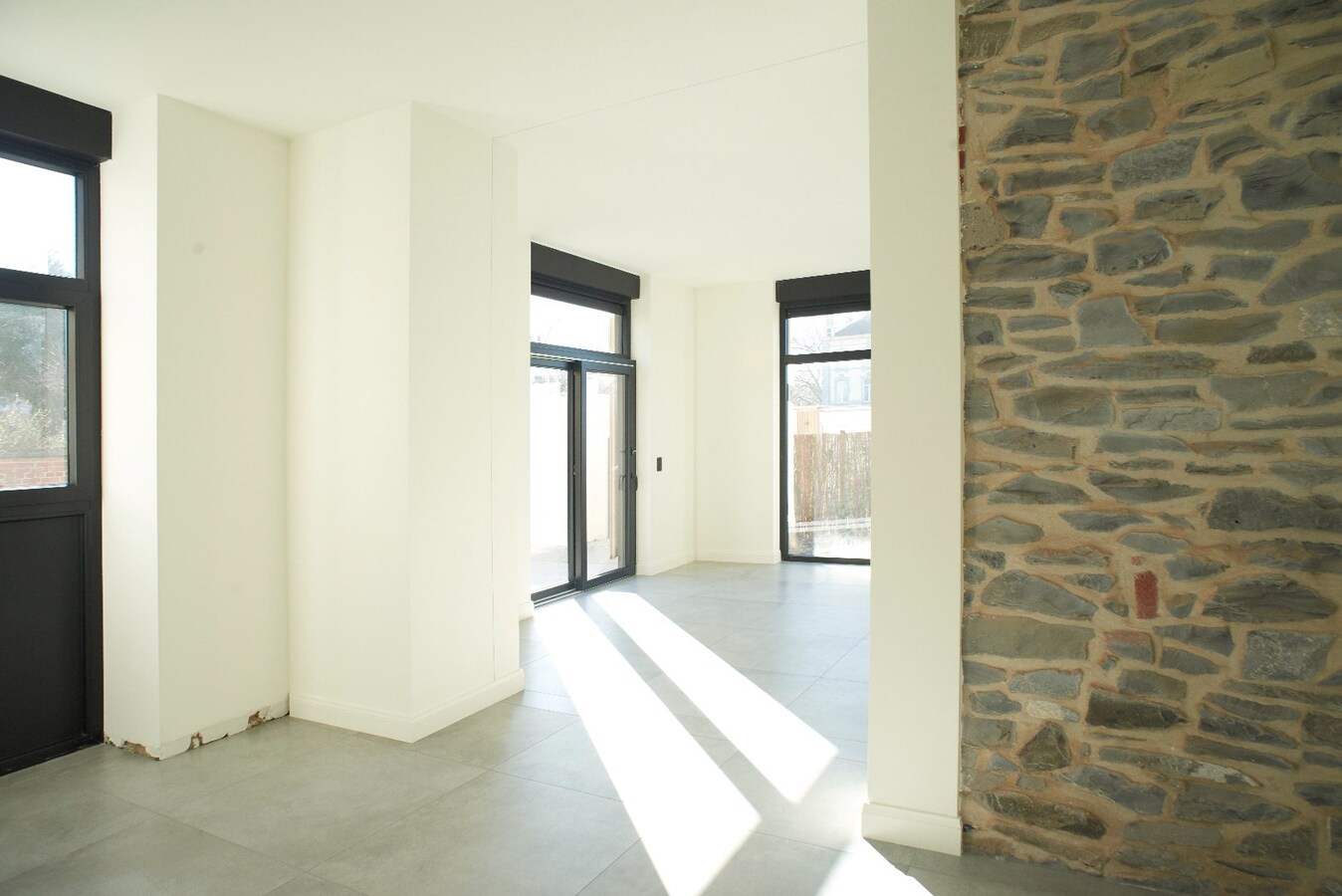 Rez-de-chaussée loué À Tournai