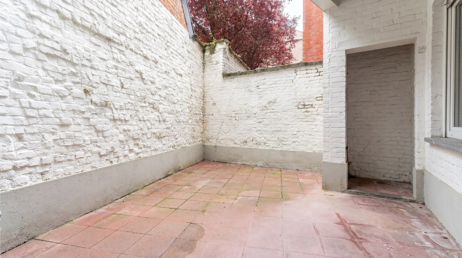 Appartement rez-de-chaussée avec cour, en plein centre-ville ! 