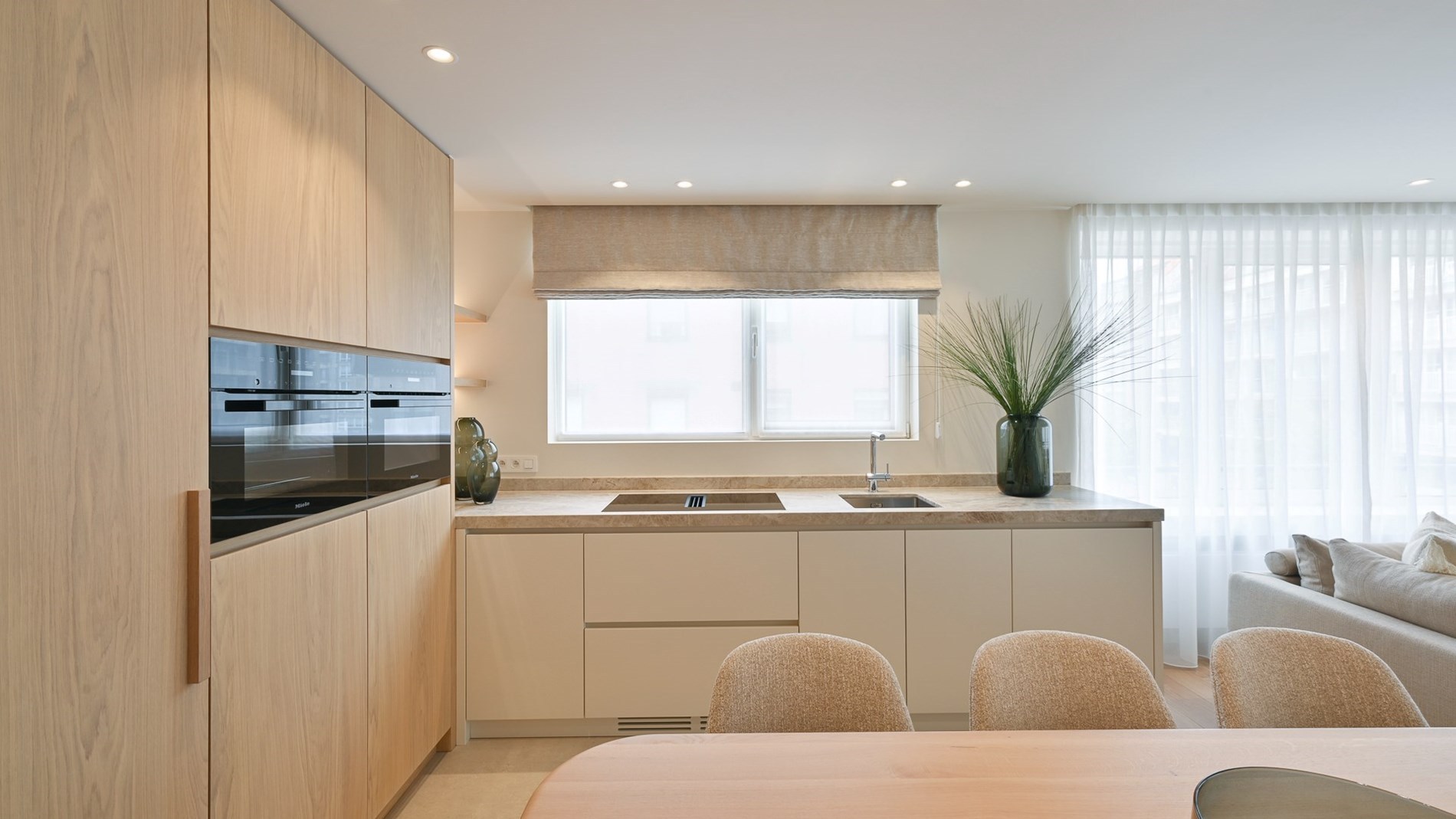 Magnifique appartement d'angle avec 3 chambres à coucher situé idéalement au milieu de l'avenue Lippens à Knokke. 
