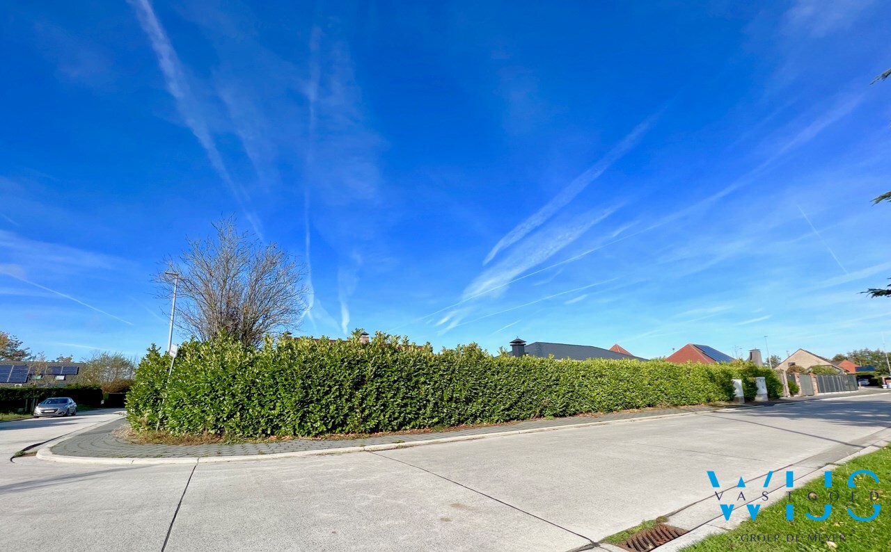 Ruime bungalow in een rustige woonwijk te Lovendegem ! 