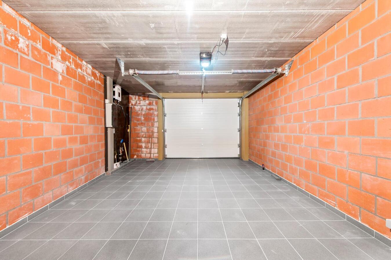 Ruime Halfopen nieuwbouwwoning met bureel 