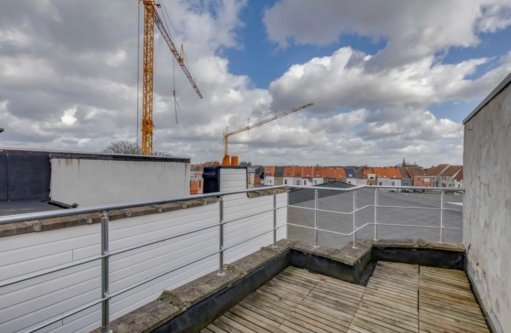 Vergunde en volledig verhuurde opbrengsteigendom op uitstekende locatie 