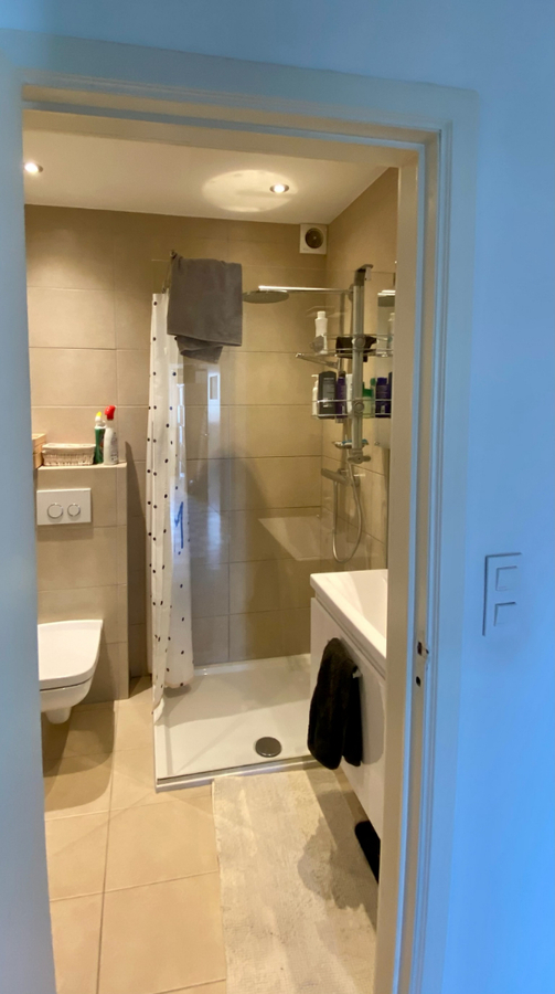 Lichtrijk 2 slaapkamer-appartement nabij de Sterre. 