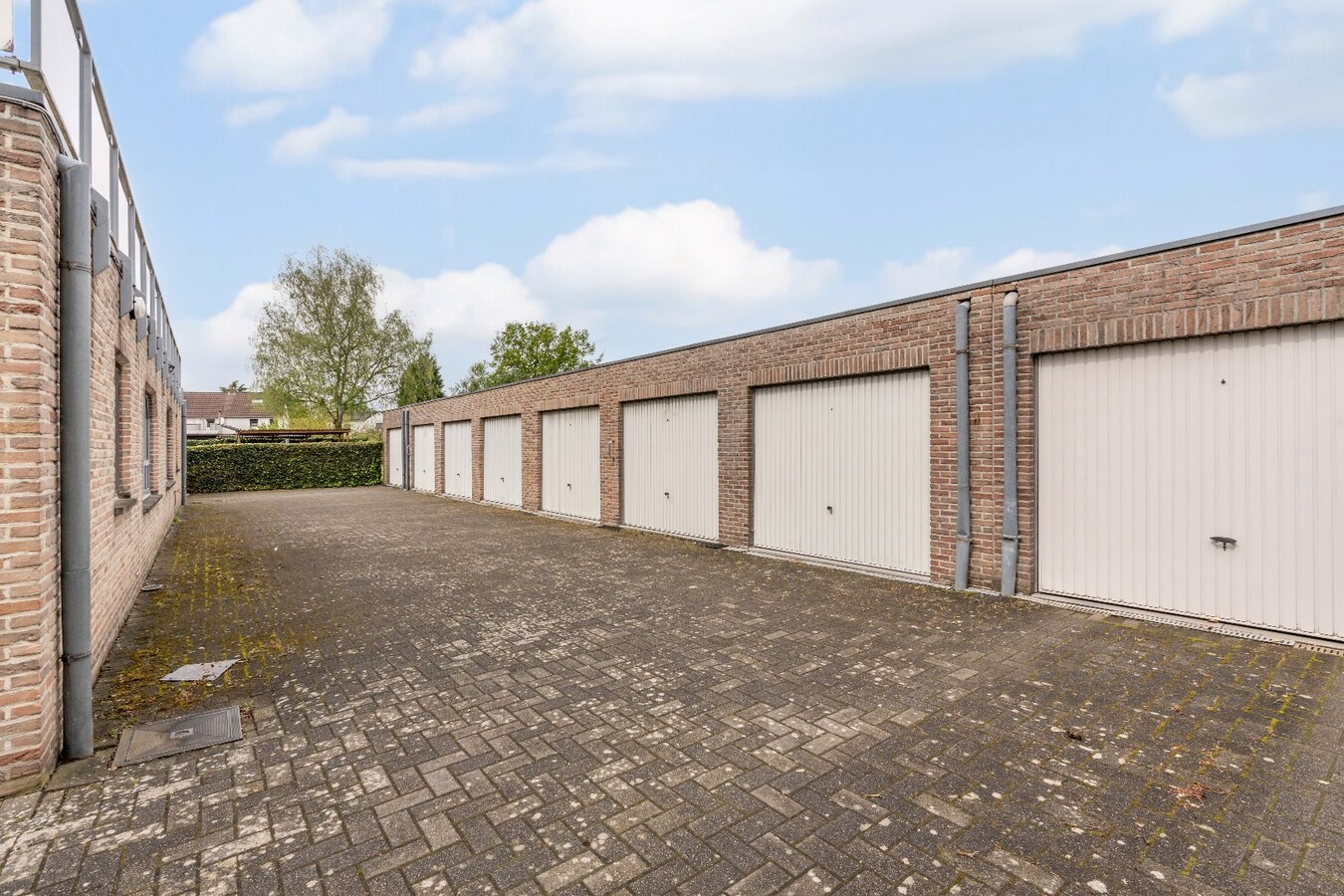 Gelijkvloersappartement met 1 slaapkamer en garage 