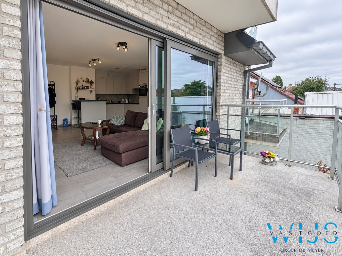 Instapklaar appartement met terras en garage in Zelzate/Assenede 