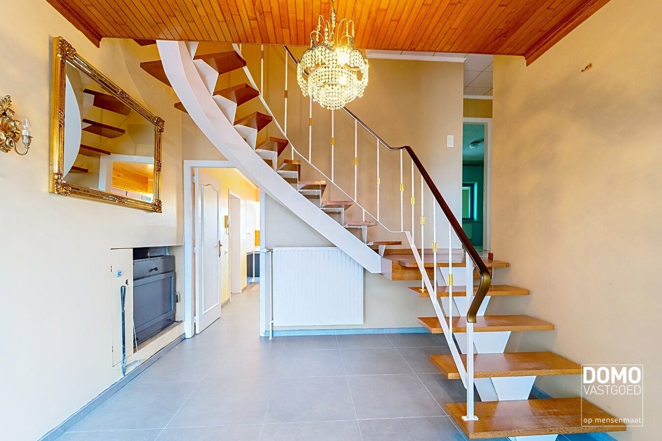 Ruime woning met weiland te koop te Alken 