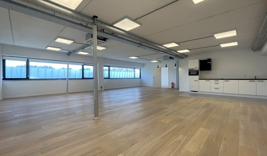 Recente kantoren en magazijnen te huur in Westpoort Zwijndrecht