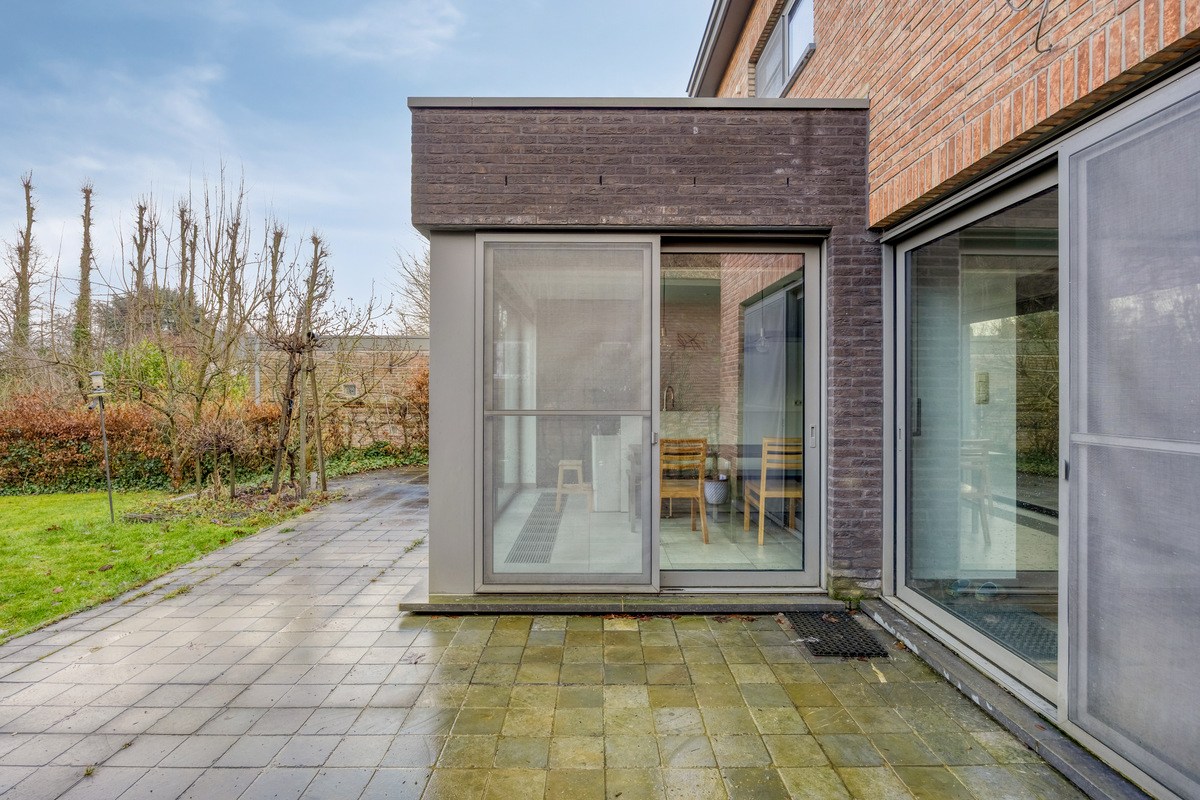 Ruime gerenoveerde villa met 5 slaapkamers en 2 badkamers, tuin en garage in Kessel-Lo, EPC-waarde 285 kWh/m² 