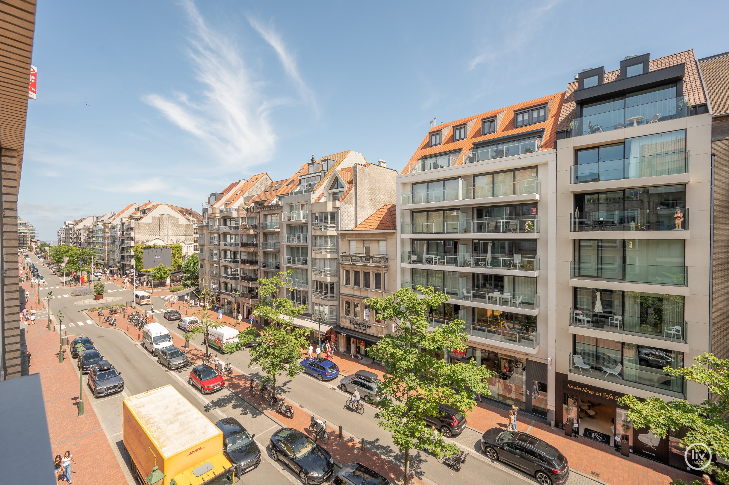 Modern en stijlvol gerenoveerd appartement in hartje Knokke. 