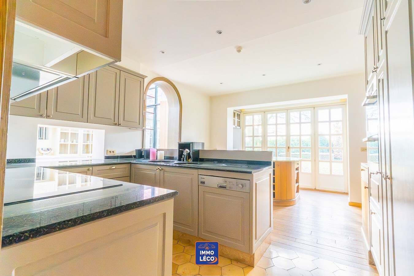 Propriété d'exception érigée sur 5592m², dans un environnement hyper prisé ! 