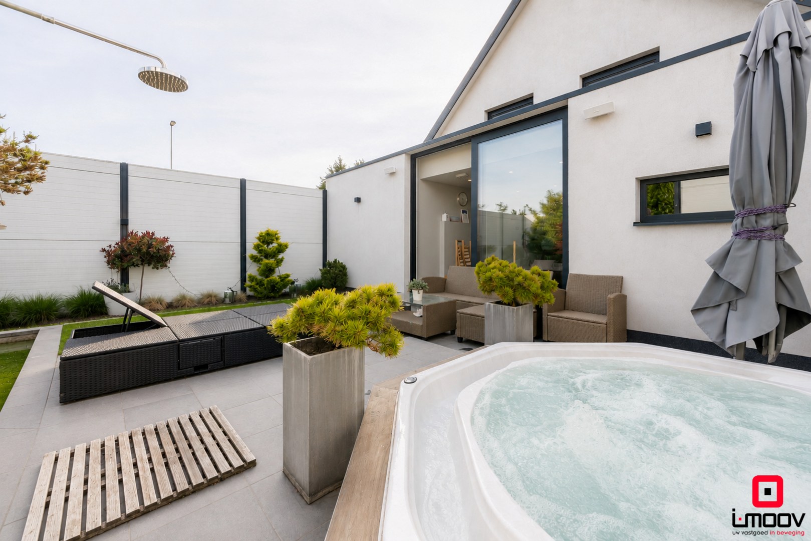 Energiezuinige villa met exclusieve wellness en polyvalent bijgebouw in Oostende 