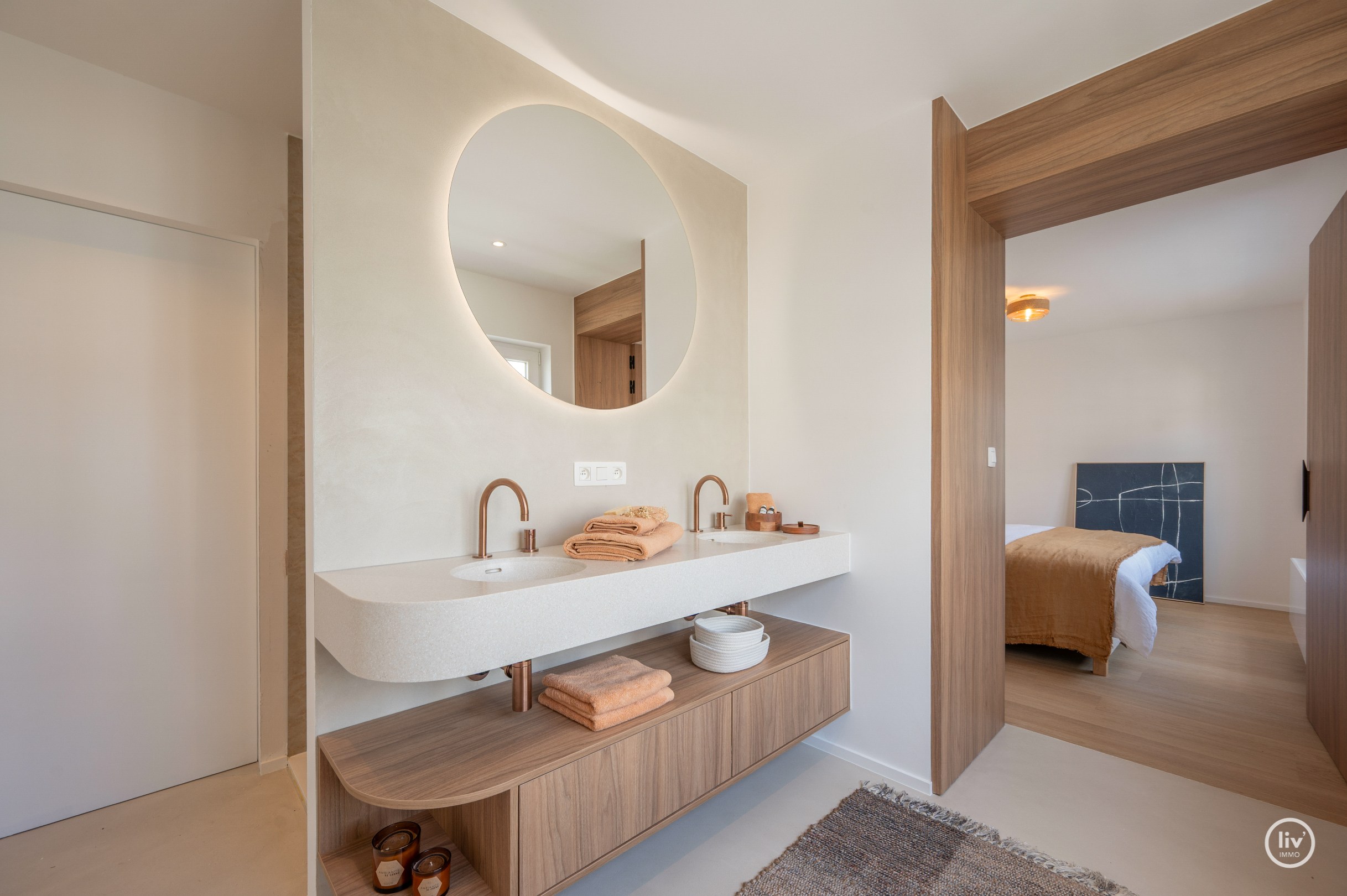 Exclusief gerenoveerde villa op een absolute toplocatie in de Jozef Nellenslaan te Knokke. 