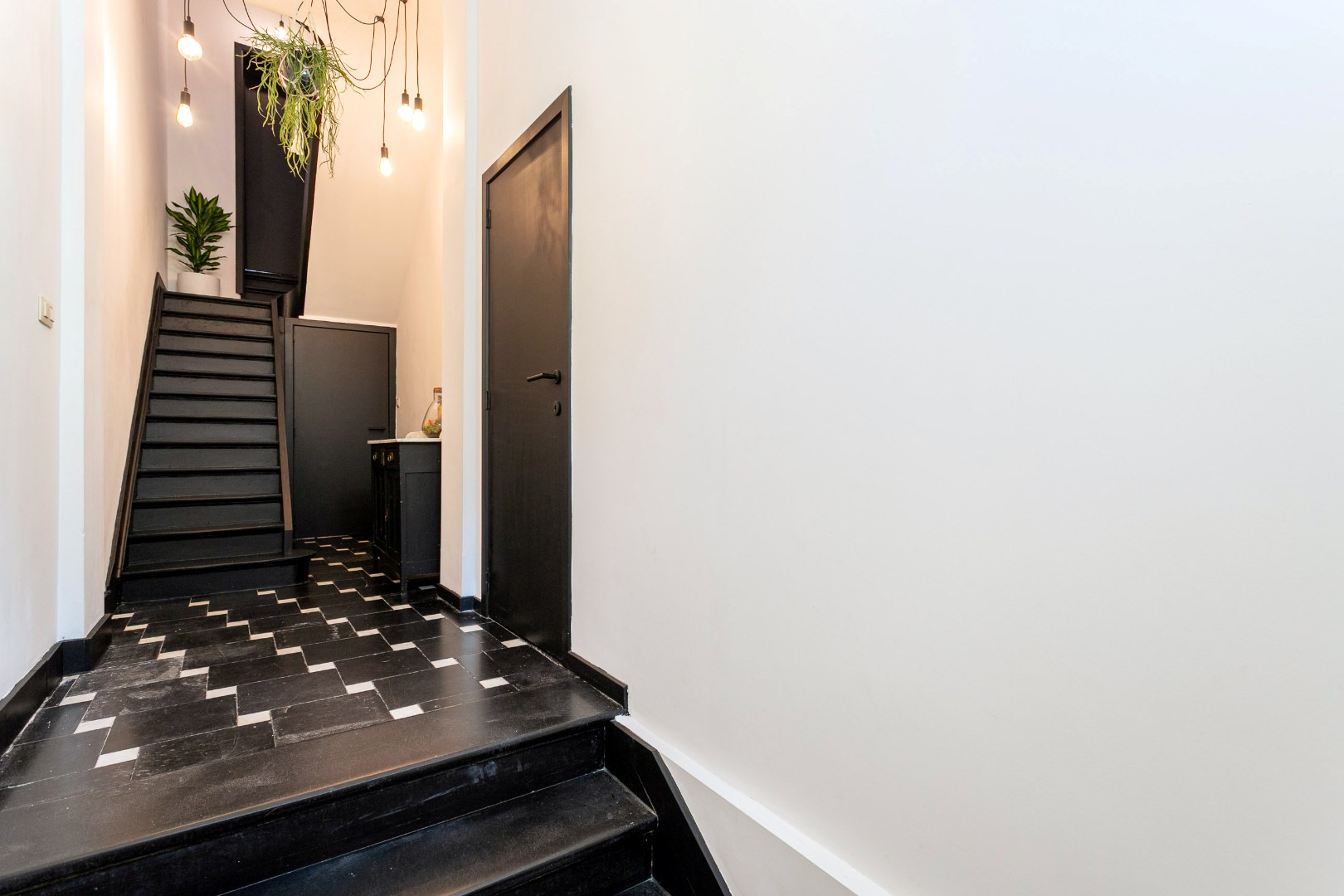 Karaktervolle woning met 3 slpk en terras te centrum Halle 