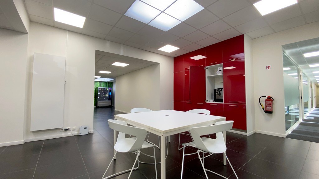 Gemeubelde kantoren in Idola Bedrijvencentrum in Lochristi