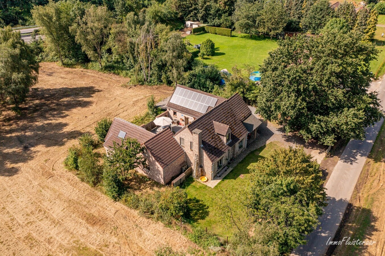 Maison soignée avec 4 écuries sur environ 75 ares à Tielt-Winge (Brabant flamand) 