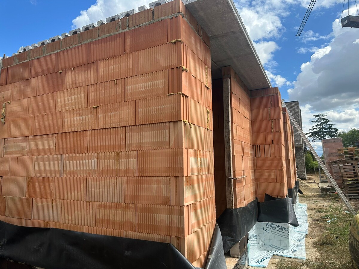 Luxueuze nieuwbouw woning op perceel van 9a59ca (extra 19a25ca of 37a15ca mogelijk ! ) 