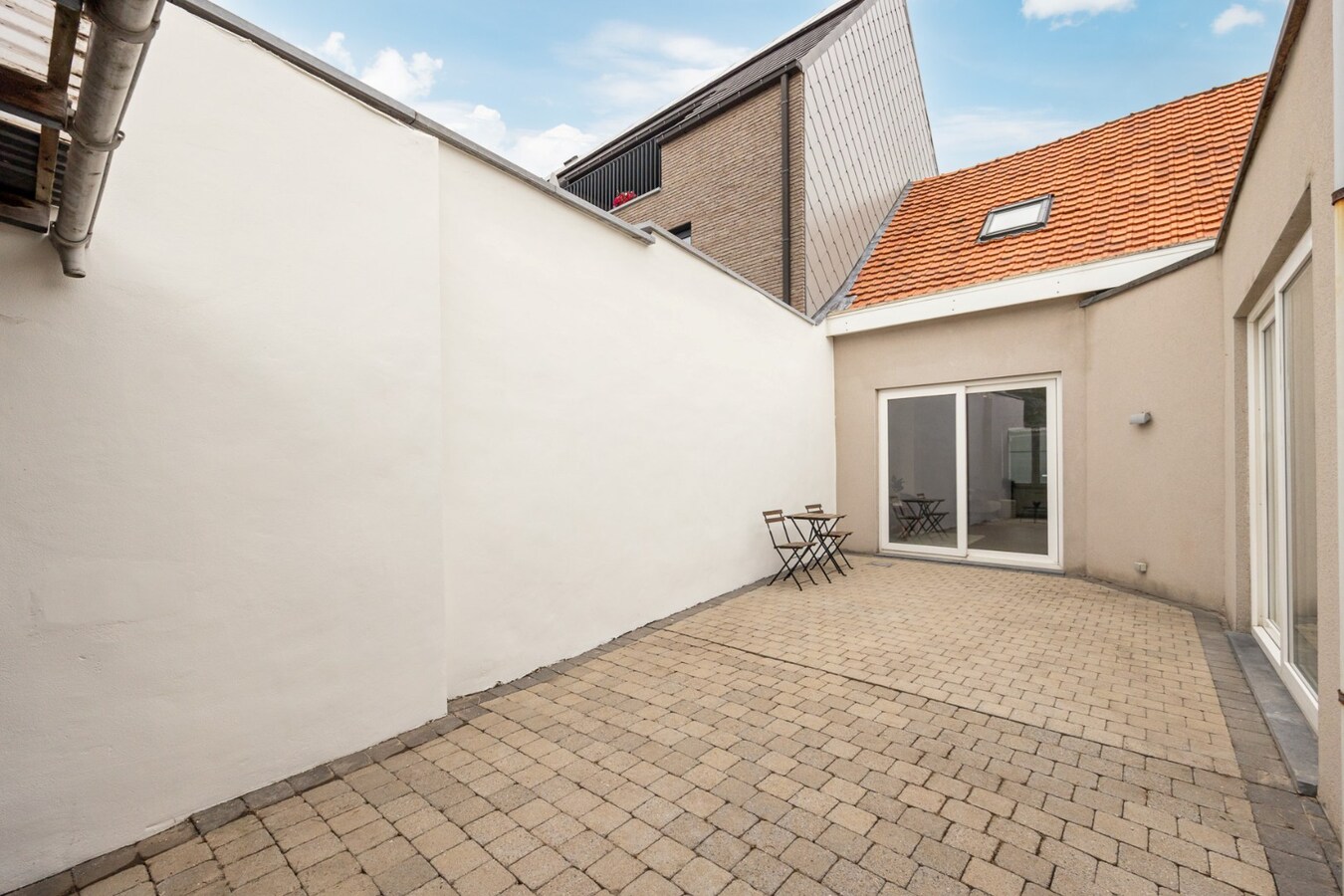 Instapklare woning met 3 slpk en stadstuin te Stabroek! 
